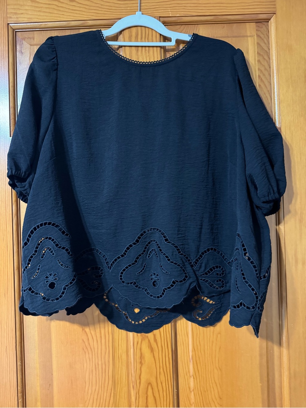 Adrianna Papell Black Eyelet Hem Puff Sleeve Blouse